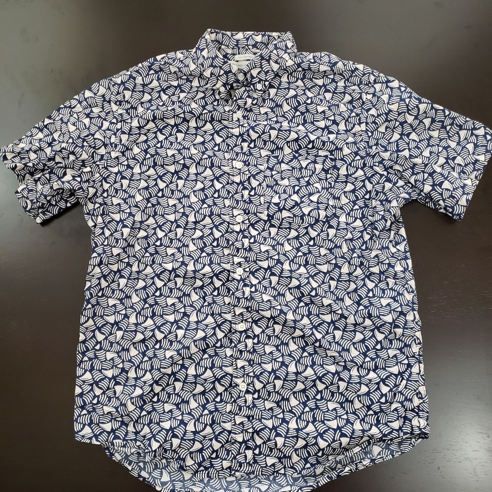 Old Navy shirt sleeve button down